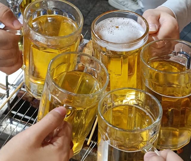 从跟风到领跑：张子全都匀毛尖茶啤，凭什么颠覆百年啤酒行业？(图3)